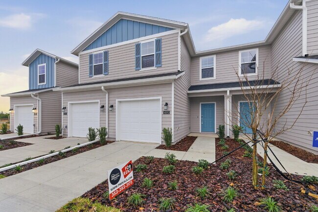 Building Photo - **Move-in Special no application fees** –NEW  Beautiful Move-In Ready Home in Ocala!INTERNET INCL...