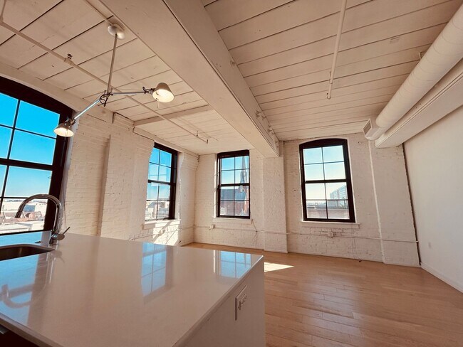 Building Photo - 430 Fairmount Ave