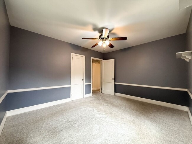 Building Photo - 2515 Camille Dr