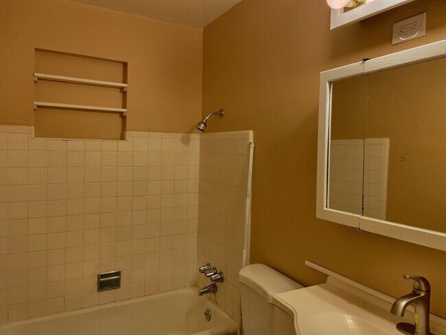 Building Photo - OPEN HOUSE. Friday, May 8th, 2026 open from 4:30pm - 5:30pm Available for Move-in July 1st, 2026....