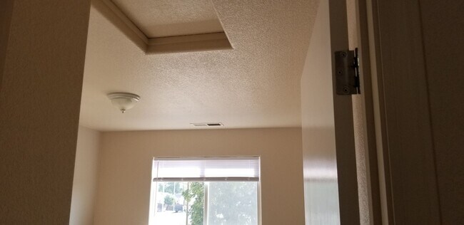 Building Photo - NIN322