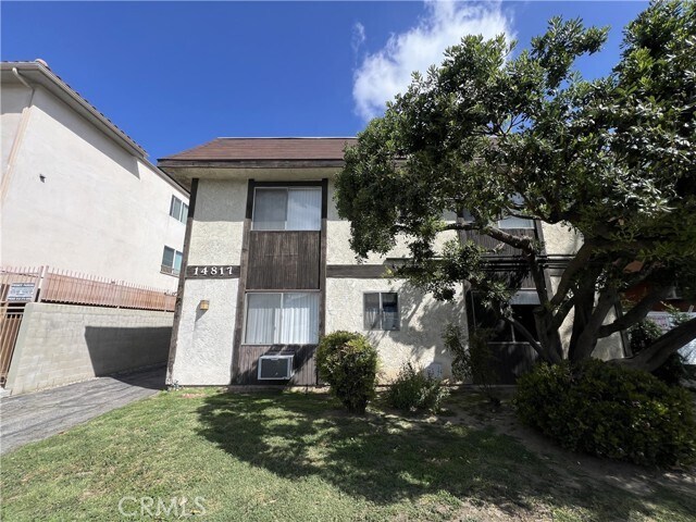 Primary Photo - 14817 Sylvan St