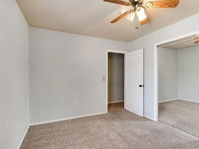 Building Photo - NORMAN, OKLAHOMA - MINUTES TO UNIVERSITY OF OKLAHOMA