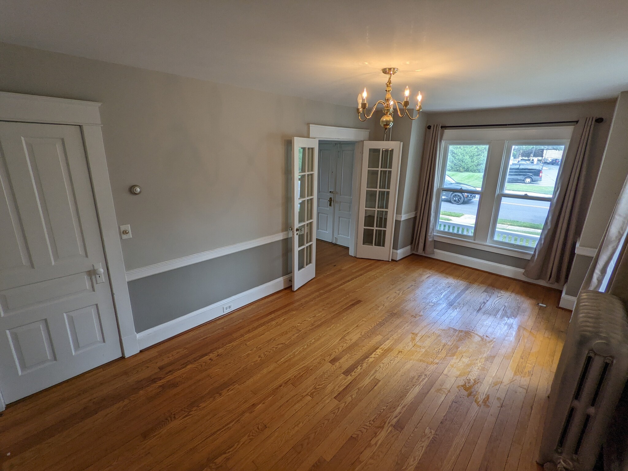 Dining room - 925 North Market Street