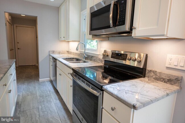 Building Photo - 4809 Piney Branch Rd