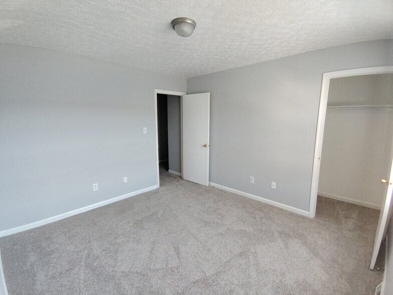Building Photo - 16 Duiguid Dr
