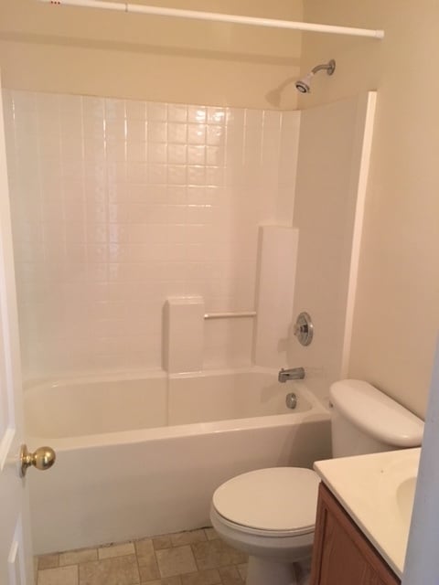 Building Photo - Three bedroom two bathroom house