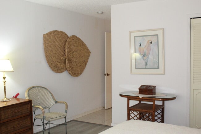 Building Photo - 9900 Papaya Tree Trail