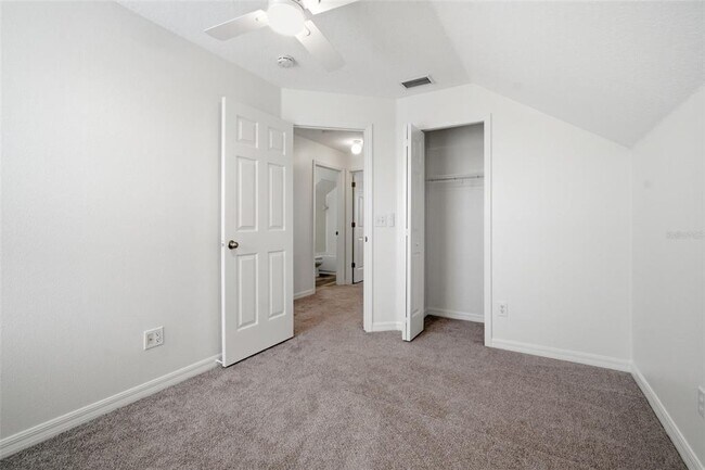 Building Photo - 10604 Lakeside Vista Dr