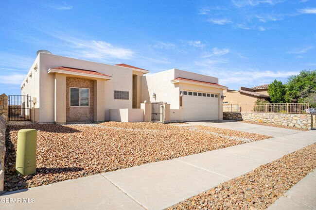 Building Photo - 14116 Rainbow Point Dr