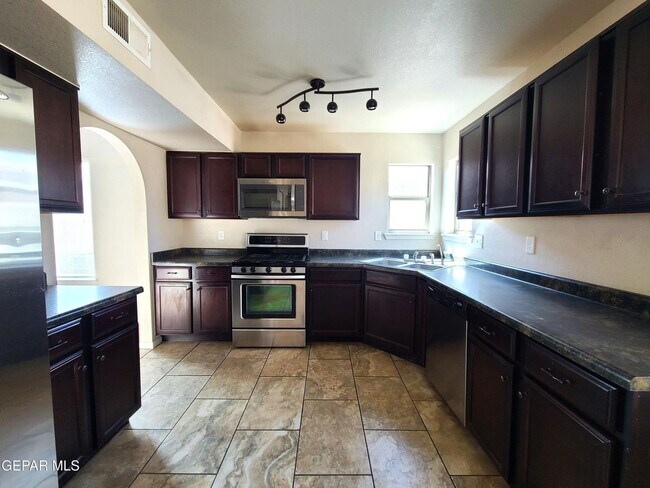 Building Photo - Northeast El Paso 2 story REFRIG A/C Home ...
