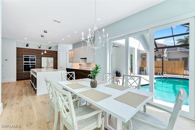 Building Photo - 2515 Royal Palm Ct