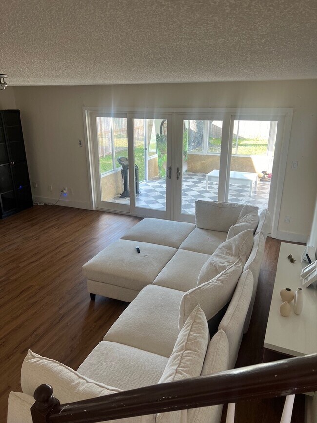 Building Photo - 16818 Rockbend