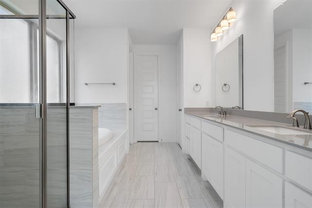 Building Photo - 4151 Silver Spur Dr