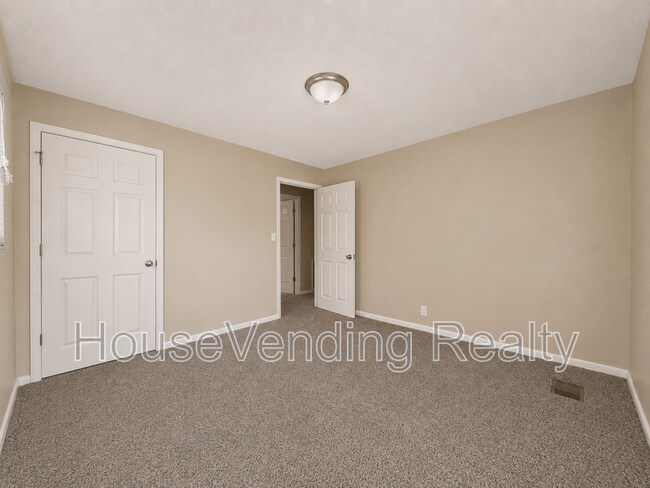Building Photo - 6204 Trailhead Cir