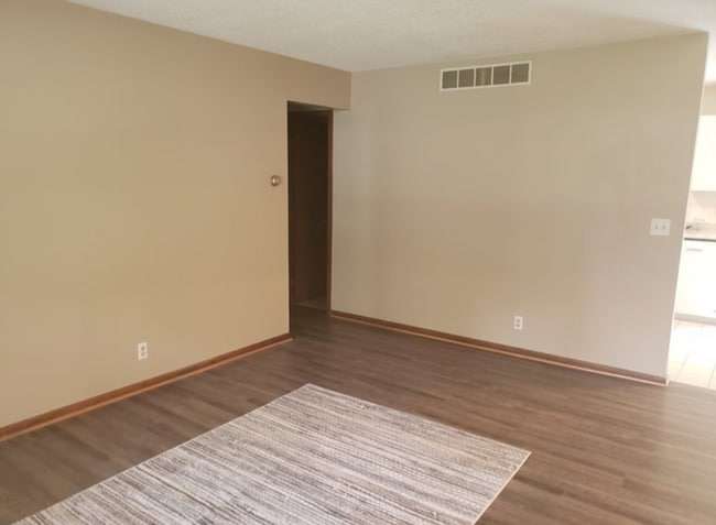 Building Photo - 290 Garfield St