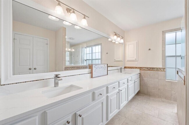 Building Photo - 49 W Southfork Pines Cir