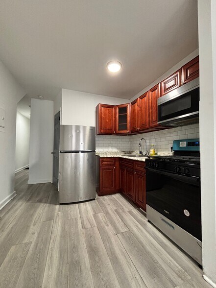Building Photo - 894 N 42nd St