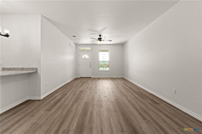 Building Photo - 122 Leon Ln