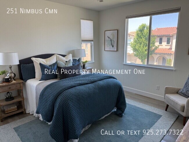 Building Photo - 251 Nimbus Cmn
