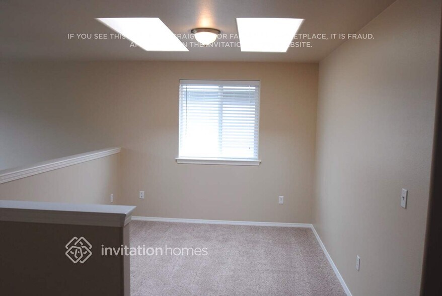 Building Photo - 13925 26th Ave W