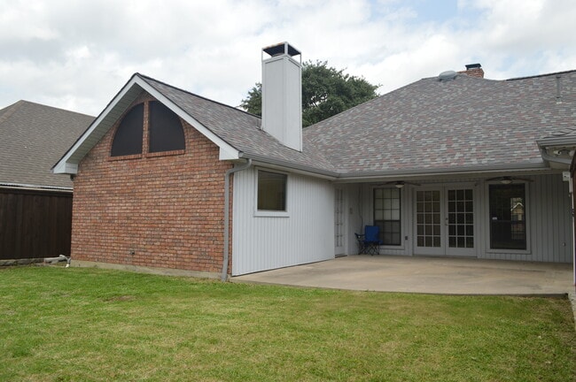Building Photo - 2522 Belmeade Dr