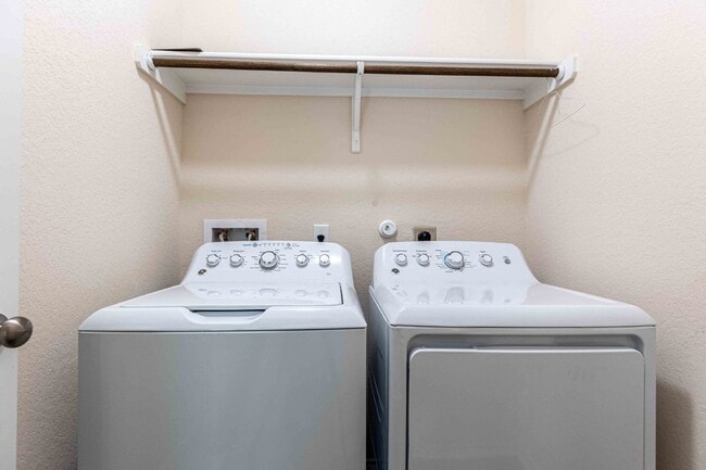 Building Photo - 11219 Pomona Park