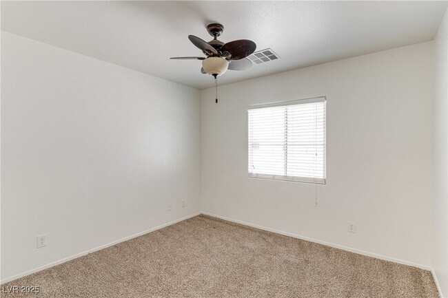Building Photo - 10225 Clarks Creek St
