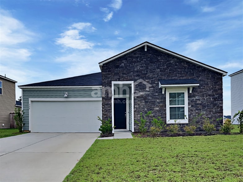 Primary Photo - 306 Squire Pope Rd