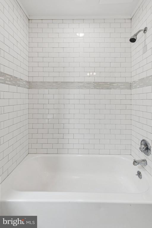 Building Photo - 21 E Price St