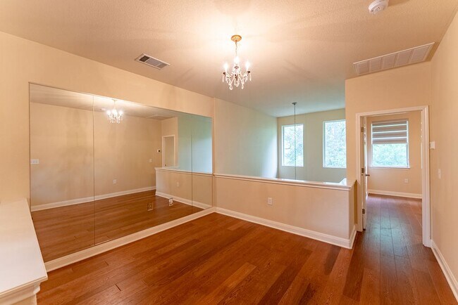 Building Photo - Gorgeous 2 Bedrooms /2.5 Bathrooms + Flex Space Home Near South Austin!!!