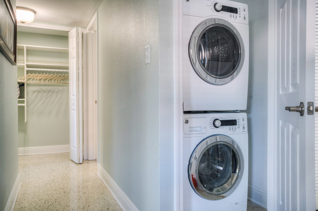 Washer/Dryer Included - Bayside Villas