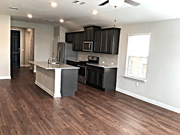 Building Photo - 8006 Cottage Rose Dr