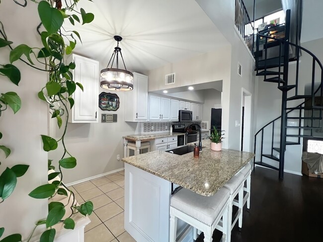 Building Photo - 540 Yacht Club Dr