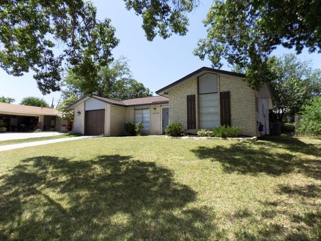 Building Photo - 14139 Swallow Dr