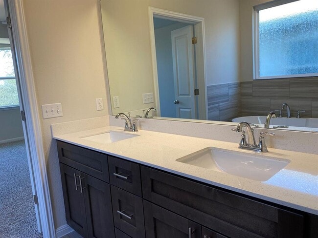 Building Photo - 370 Bright Star Ln