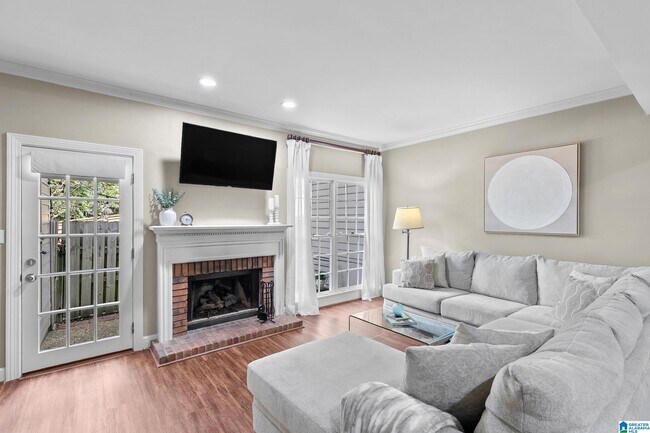 Building Photo - 1227 33rd St S