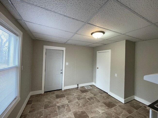 Building Photo - Renovated 3-Bedroom 1-Bathroom Home