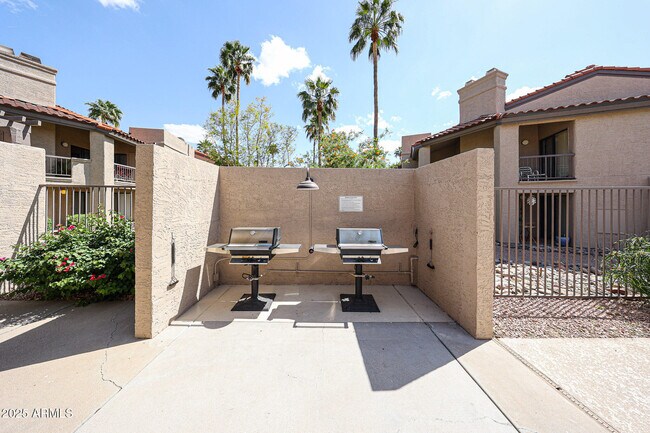Building Photo - 9430 E Mission Ln