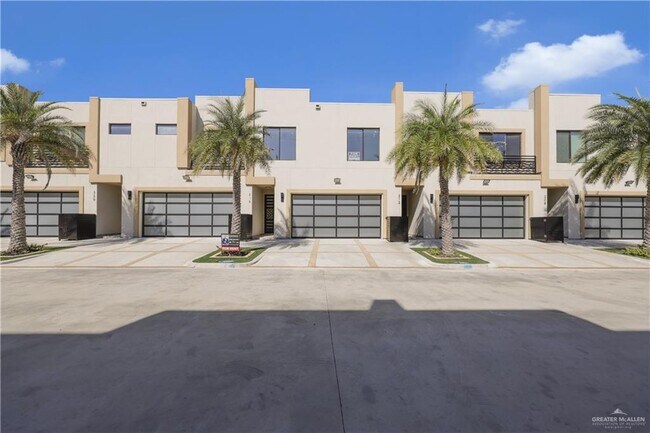 Building Photo - 18 Canary Ave