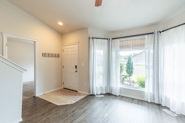 Building Photo - Just listed home for rent!