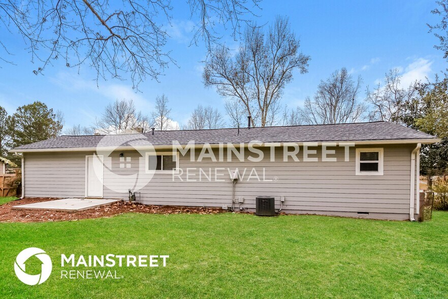 Building Photo - 3715 Meadowview Dr