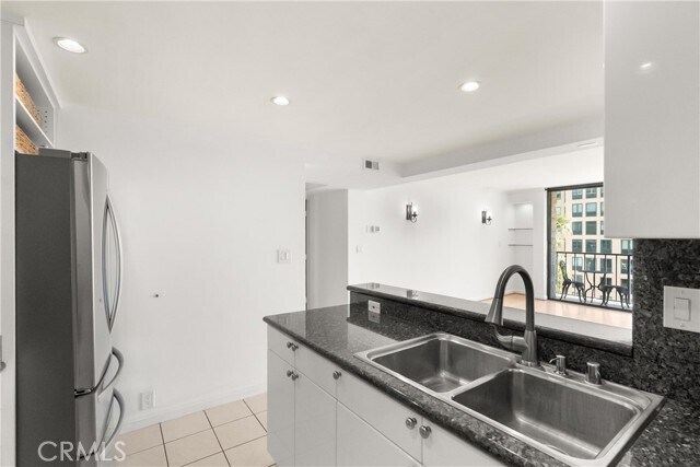 Building Photo - 10535 Wilshire Blvd