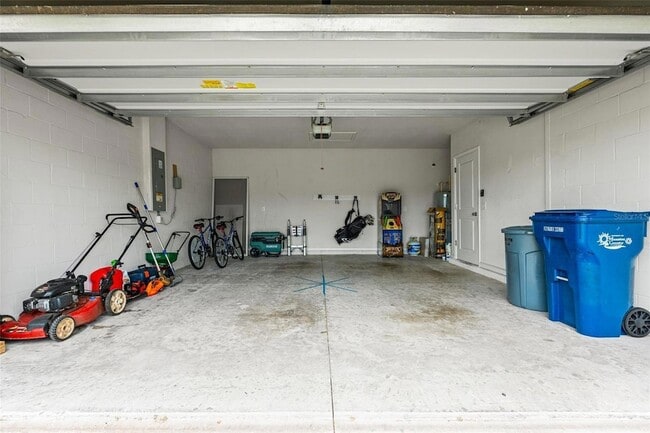 Building Photo - 10966 High Noon Trl