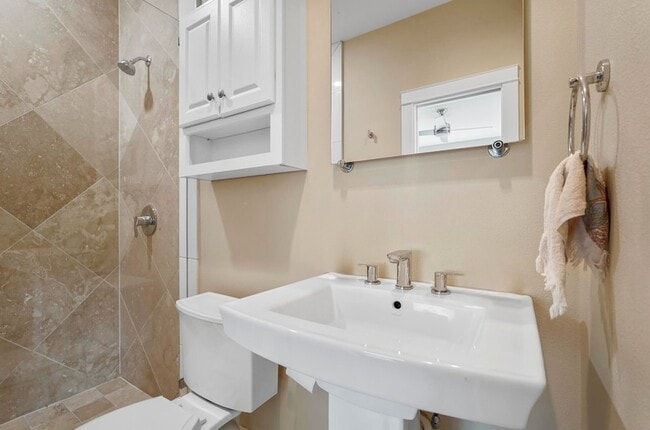 Building Photo - 4319 Cabell Dr