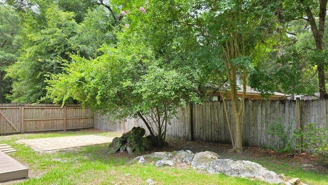 Building Photo - FOR RENT 2 bed 2 bath 1 car garage home.