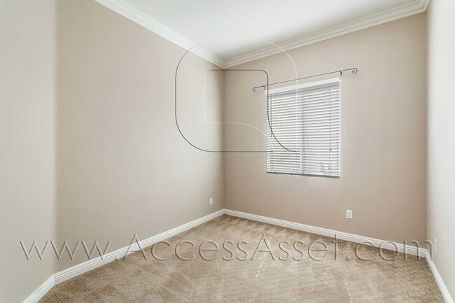Building Photo - Elegant 4 Bed/2 Bath Home In Desirable North Shore Community!