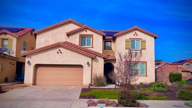Building Photo - BEAUTIFUL 5BD/3BA-2 Story Home available for rent in Jurupa Valley!