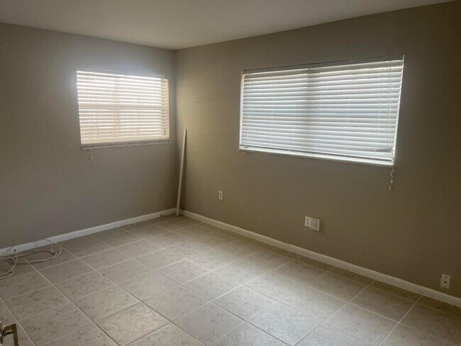 Building Photo - 325 Ocean Breeze