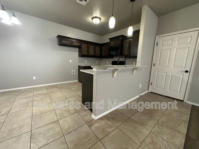 Building Photo - 1316 Garden Gate Dr